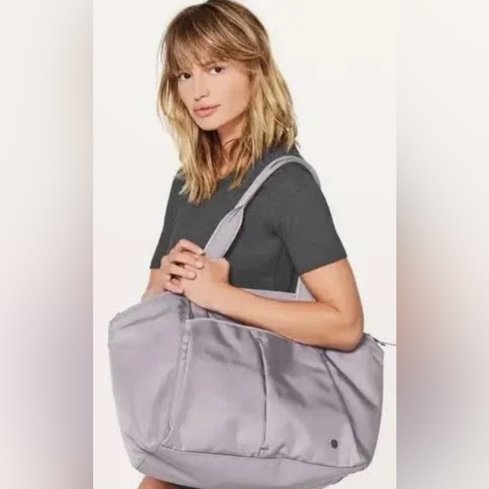LULULEMON  free To Be Large 
Free To Be Gym / travel Bag in Dark Chrome Gray